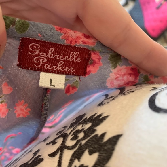 International designer Gabrielle Parker, juniors floral tank top. Small 💘 - Picture 5 of 7